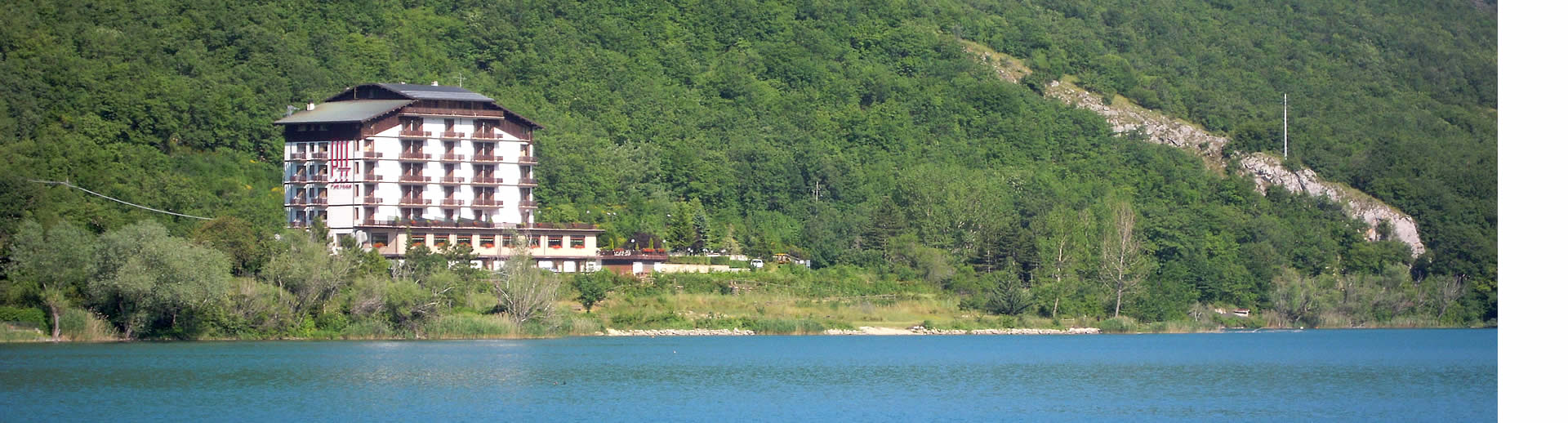 Capodanno Sul Lago Di Scanno Wolftour Tour Operator In Abruzzo